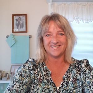 Meet your Posher, Elizabeth